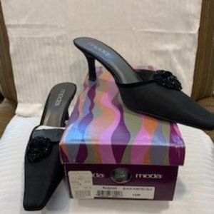 Women's Black Pleated Silk Mule
